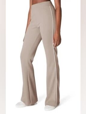 NWT- SPANX AirEssentials Pique Stretch Flare Track Pants Ashwood Beige Size M